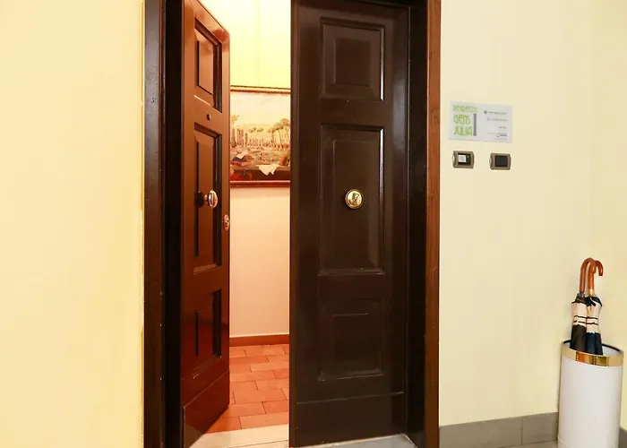 Residenza Gens Julia Oda ve Kahvaltı 4*